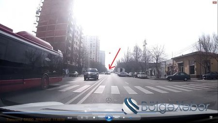Bakının mərkəzində qaydaları pozan yol polisi – VİDEO