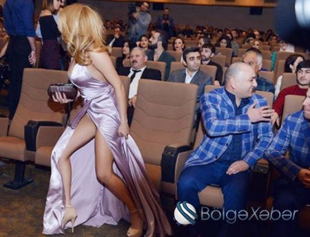 Azərbaycanlı aktrisa geyimi ilə qala gecəsində BİABIR oldu (FOTOLAR)