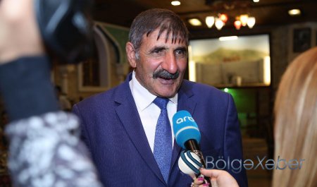 Azərbaycanlı aşıq ad günündə özünə 120 minlik maşın aldı - FOTOLAR