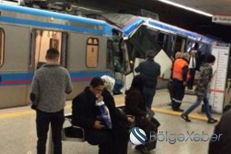 İstanbulda iki tramvay toqquşdu: yaralılar var - VİDEO