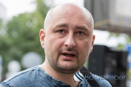 Ukraynanın baş naziri jurnalist Arkadi Babçenkonun qətlində Rusiyanı günahlandırıb