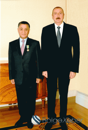Prezident Ramil Usubovu mükafatlandırdı (FOTO)