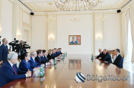 Prezident İlham Əliyev Valentina Matviyenkoya “Dostluq” ordenini təqdim edib