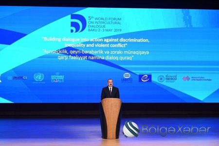 Prezident İlham Əliyev: "Qarabağ münaqişəsinin yaratdığı problemlərə baxmayaraq Azərbaycan sürətlə inkişaf edir"