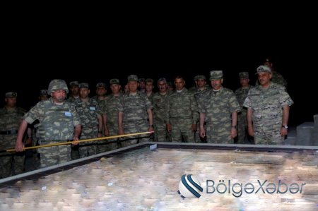 Azərbaycan Ordusunun təlimlərinin gecə vaxtı döyüş atışlı mərhələsi keçirilib - VİDEO