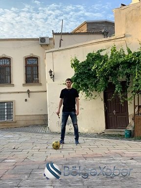 Ramil Şeydayev İçəri Şəhərdə uşaqlarla futbol oynayıb - VİDEO