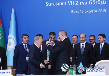 Prezident İlham Əliyev Nursultan Nazarbayevə “Türk dünyasının Ali Ordeni”ni təqdim edib