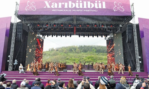 “Xarıbülbül” Beynəlxalq Musiqi Festivalı başa çatdı