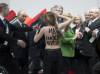 “FEMEN” hərəkatının fəalları bu dəfə Putinlə Merkeli təhqir etdilər-Foto