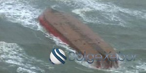 İtaliyaya üzən miqrantlarla dolu gəmi batdı, 400 adam öldü