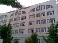 Bakı Qızlar Universitetində bazar: Nazirə rektordan şikayət olundu