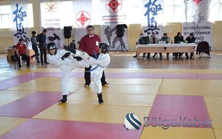 Bərdədə karate yarışı keçirildi-FOTO