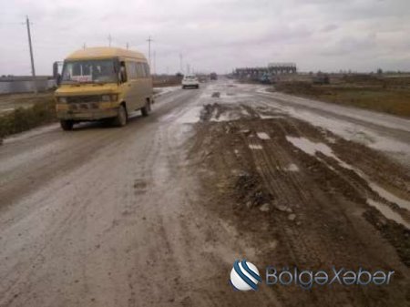 İlham Əliyev 2 milyon ayırdı, nazirlik isə asfaltı qaşıyıb çalalar düzəltdi-FOTOLAR İlham Əliyev 2 milyon ayırdı, nazirlik isə asfaltı qaşıyıb çalalar düzəltdi-FOTOLAR