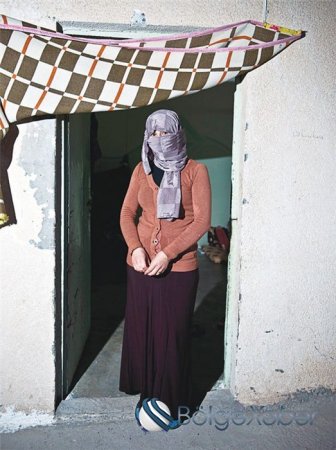 Hər gün zorlanan, neft vedrəsində "təmizlənən" və satılan qadınlar (FOTO)