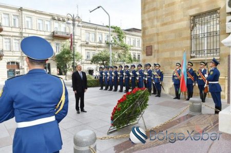 İlham Əliyev Cümhuriyyət abidəsini ziyarət etdi – FOTO