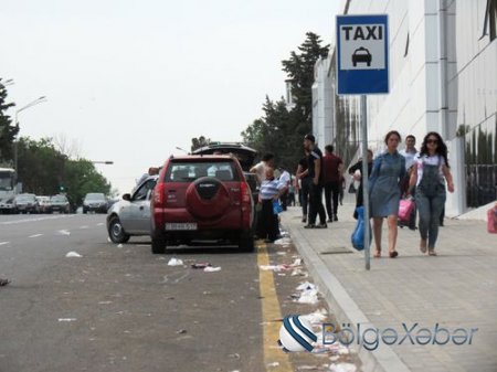 “20 Yanvar” dairəsi taksilərin üzünə bağlanıb - FOTO