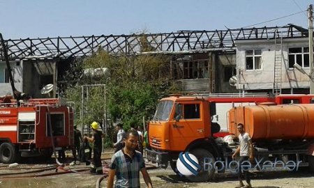 Ucar rayonunda yanğın nəticəsində bina yanıb - FOTOLAR