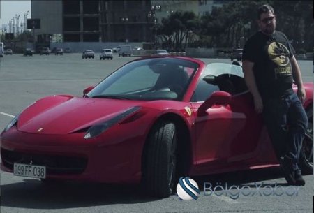 Qalmaqallı bloger Erik Davidiç "Ferrari" ilə Bakı küçələrində (VİDEO)