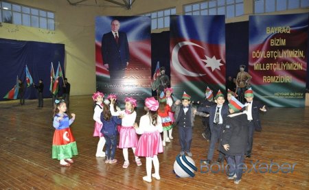 Bərdədə Dövlət Bayrağı günü qeyd olundu- FOTO