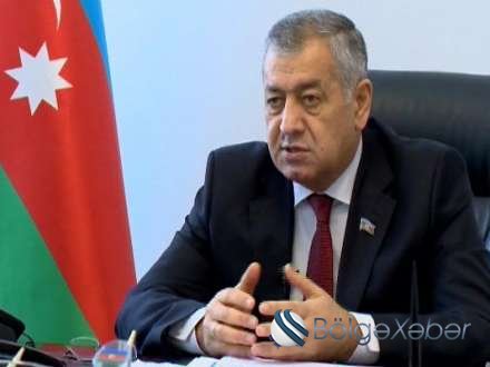 Vahid Əhmədov: “Vaxtında iri zavodlar, fabriklər tiksəydik...”