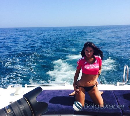 Paraqvaylı model :"Ronaldu ilə yatmaq üçün hər şey verərəm" FOTO