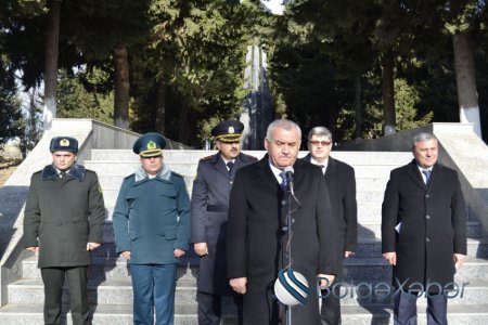 Füzuli rayonunda 20 Yanvar facəsinə həsr olunan anım mərasimi keçirildi (FOTO) Füzuli rayonunda 20 Yanvar facəsinə həsr olunan anım mərasimi keçirildi (FOTO)