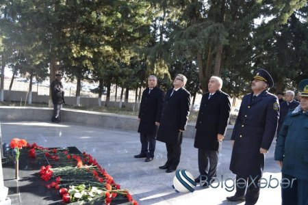 Füzuli rayonunda 20 Yanvar facəsinə həsr olunan anım mərasimi keçirildi (FOTO) Füzuli rayonunda 20 Yanvar facəsinə həsr olunan anım mərasimi keçirildi (FOTO)