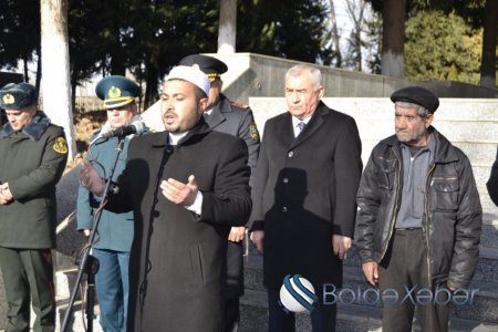 Füzuli rayonunda 20 Yanvar facəsinə həsr olunan anım mərasimi keçirildi (FOTO) Füzuli rayonunda 20 Yanvar facəsinə həsr olunan anım mərasimi keçirildi (FOTO)