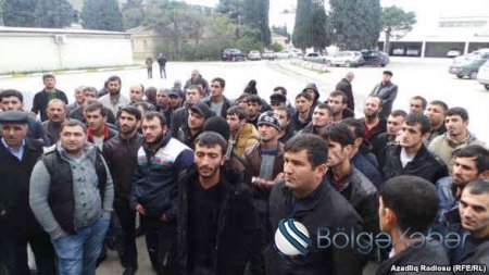 "Azərinşaat"ın fəhlələri yenə maaş ala bilmir - FOTOLAR