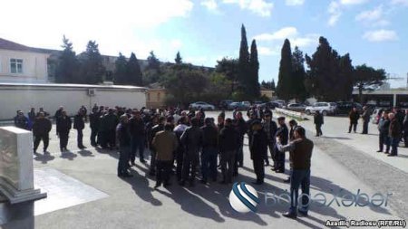 "Azərinşaat"ın fəhlələri yenə maaş ala bilmir - FOTOLAR