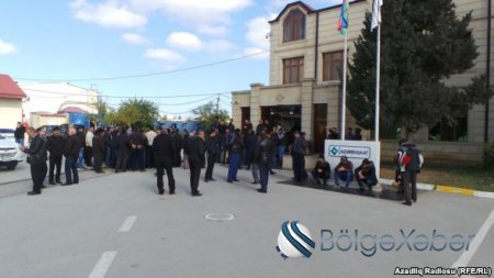 "Azərinşaat"ın fəhlələri yenə maaş ala bilmir - FOTOLAR