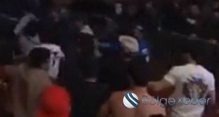 Bakıda qaydasız döyüş yarışında kütləvi dava düşdü - VİDEO
