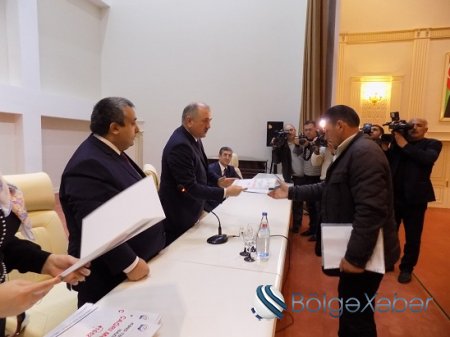 Cəlilabadda məhsul istehsalçılarına kənd təsərrüfatı texnikalarının sənədləri təqdim olunub Cəlilabadda məhsul istehsalçılarına kənd təsərrüfatı texnikalarının sənədləri təqdim olunub