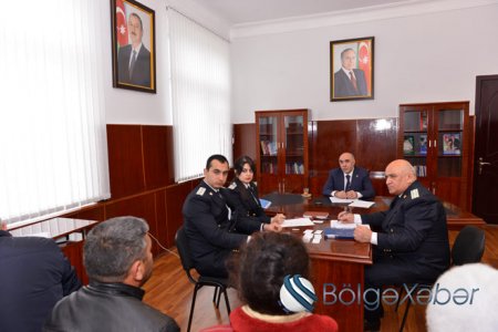 Baş prokuror Kürdəmir şəhərində vətəndaşları qəbul edib