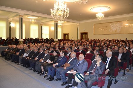Füzulidə pambıqçılığın və baramaçılığın inkişafına həsr olunan müşavirə keçirildi - FOTOLAR Füzulidə pambıqçılığın və baramaçılığın inkişafına həsr olunan müşavirə keçirildi - FOTOLAR