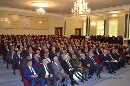 Füzulidə pambıqçılığın və baramaçılığın inkişafına həsr olunan müşavirə keçirildi - FOTOLAR Füzulidə pambıqçılığın və baramaçılığın inkişafına həsr olunan müşavirə keçirildi - FOTOLAR