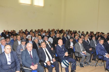 Taleh Qaraşov Vilvan kəndində vətəndaşları qəbul etdi - FOTOLAR Taleh Qaraşov Vilvan kəndində vətəndaşları qəbul etdi - FOTOLAR