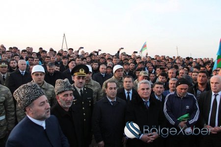 Biləsuvarda şəhid əsgər torpağa tapşırıldı-FOTO Biləsuvarda şəhid əsgər torpağa tapşırıldı-FOTO