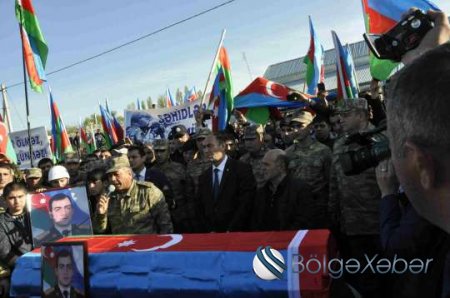 Şəhid baş leytenant Bərdədə torpağa tapşırıldı- FOTO