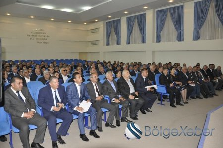 Bərdədə pambıq əkininin gedişinə həsr olunmuş müşavirə keçirilmişdir