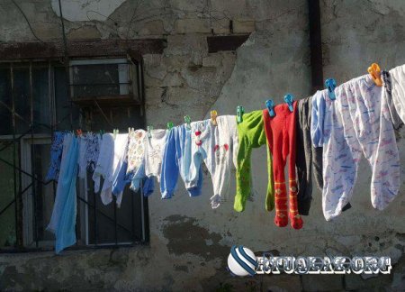Bakı sakini: “Qapını açıq qoya bilmirik, evə ilanlar dolur” - FOTO Bakı sakini: “Qapını açıq qoya bilmirik, evə ilanlar dolur” - FOTO