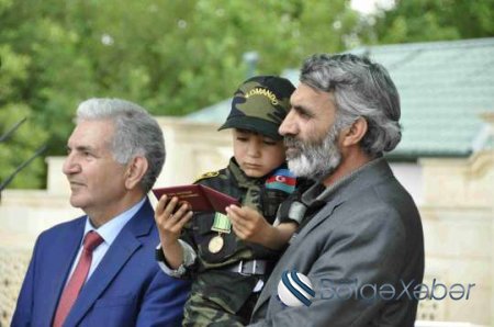  Bərdədə şəhid atalarına oğullarının medalları təqdim edildi- FOTO