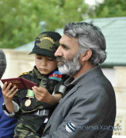 Bərdədə şəhid atalarına oğullarının medalları təqdim edildi- FOTO