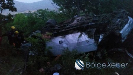 Xızıda müəllimləri daşıyan avtobus aşdı: 3 ölü, 21 yaralı ( FOTO, VİDEO)