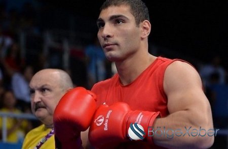 İlham Əliyevin mükafatlandırdığı erməni boksçu Bakıya gəlməkdən qorxdu – VİDEO