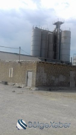 Saxta sement bazarına 2 Anar nəzarət edir - FOTOLAR