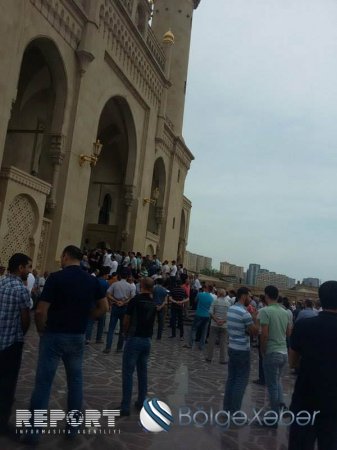 Təzə Pir məscidində Ramazan bayramı namazı qılınıb - FOTO Təzə Pir məscidində Ramazan bayramı namazı qılınıb - FOTO