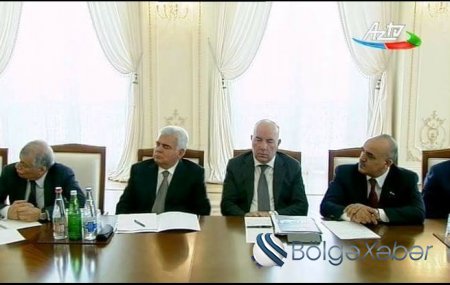 Baş bankir Elman Rüstəmov Prezidentin müşavirəsində yatdı - FOTO Baş bankir Elman Rüstəmov Prezidentin müşavirəsində yatdı - FOTO