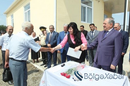 Cəlilabadda müharibə əlilləri və şəhid ailələrinə ev verildi (FOTO) Cəlilabadda müharibə əlilləri və şəhid ailələrinə ev verildi (FOTO)