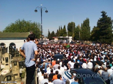 Rövşən Lənkəranski atasının yanında dəfn edildi-FOTO,VİDEO